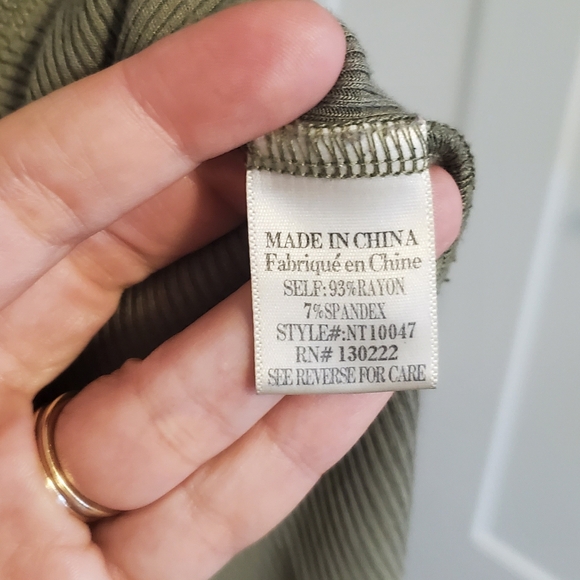 Green shirt - Picture 4 of 4